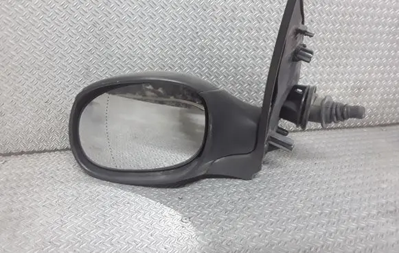Peugeot 206 Manual wing mirror E11015816