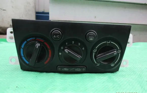 Mazda Premacy Climate control unit CB811K13