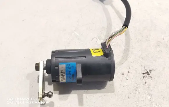 Opel Vectra B Accelerator pedal position sensor 09129106 0281002297