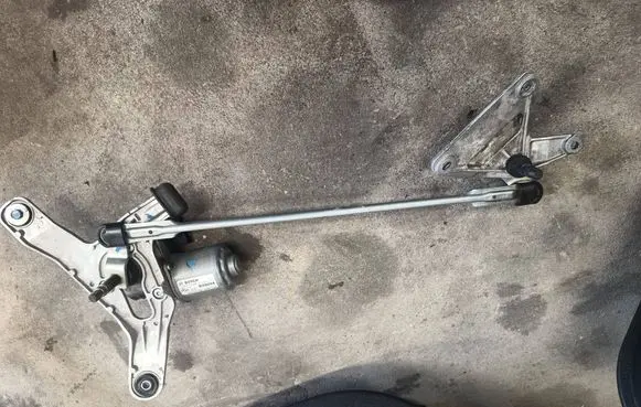 Opel Astra L Front wiper linkage and motor 3397022094 9844275780