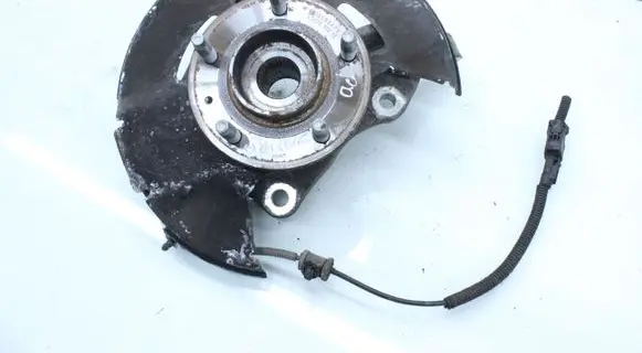 Opel Zafira C Front wheel hub 