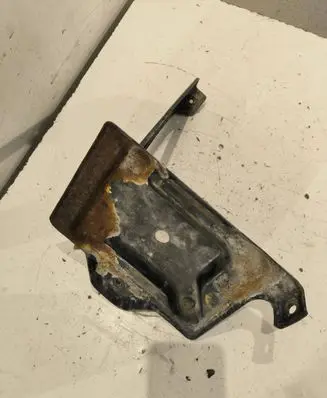 Chevrolet Suburban Battery tray 