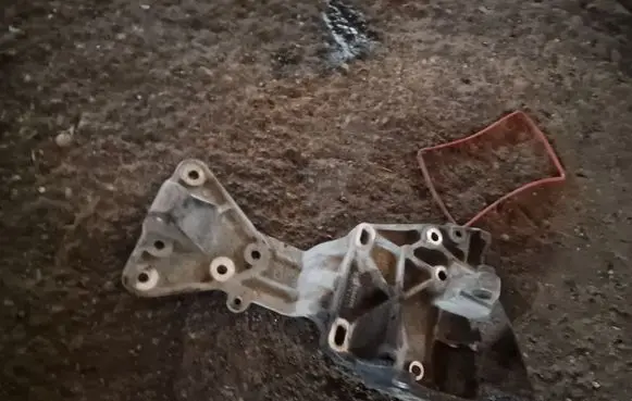 Volvo S80 Engine mounting bracket 30731516