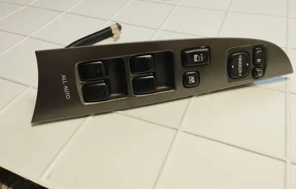 Lexus IS 220D-250-350 Electric window control switch 8404053080