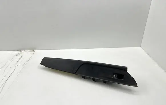 Volkswagen Touareg II Other rear door trim element 7P6867364