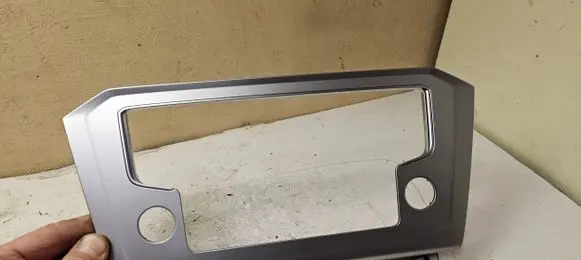 Radio/GPS head unit trim