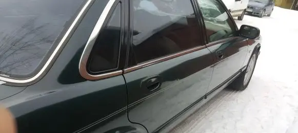 Jaguar XJ X308 Rear side window AS2