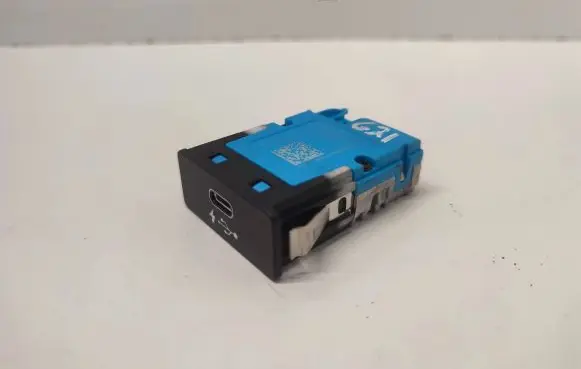 BMW 3 G20 G21 USB socket connector 8711939 84108711939 84108794158