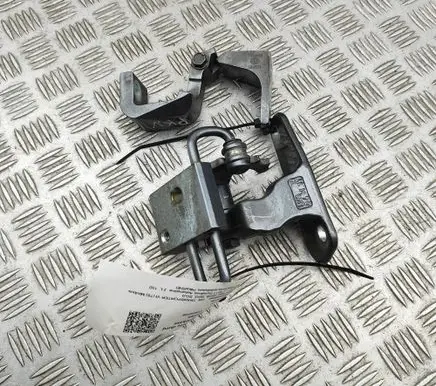 Volkswagen Transporter - Caravelle T6 Front door hinges set 7E0831411B 7E0831401B