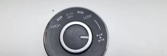 Volkswagen Touareg I Differential lock switch 7L6941435R
