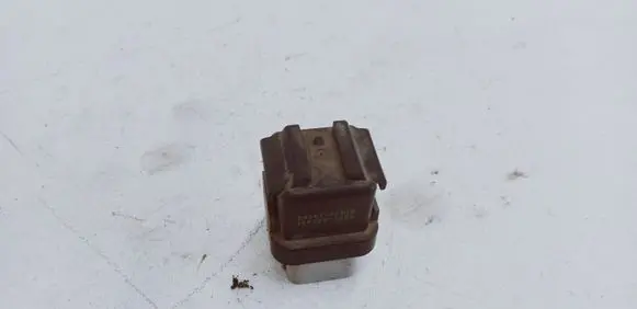 Glow plug pre-heat relay
