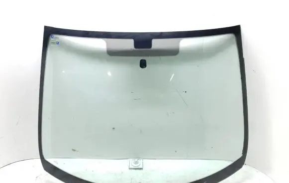 Peugeot 207 Front windscreen/windshield window 