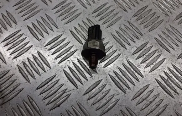 Ford Focus Fuel pressure regulator 9653981180