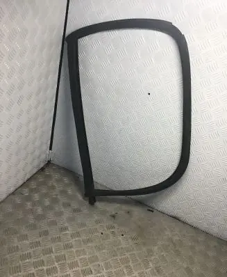 Peugeot Boxer Rubber seal front door window/glass 