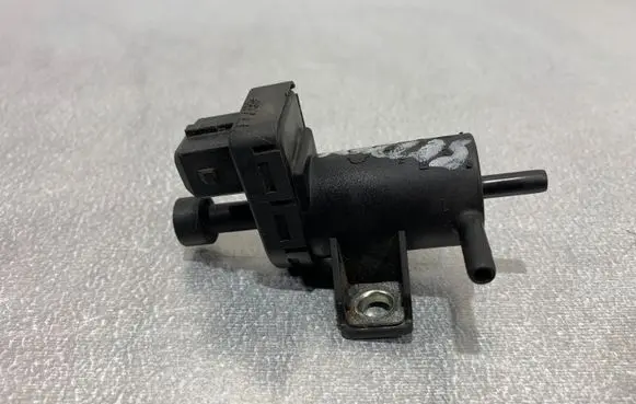 Renault Koleos I Vacuum valve 8200762597