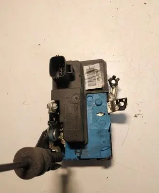 Volvo V70 Front door lock 30699746