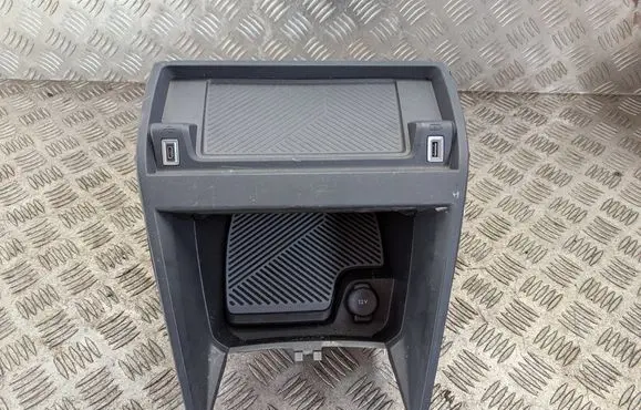 Citroen C4 X Glove box central console 9848088180