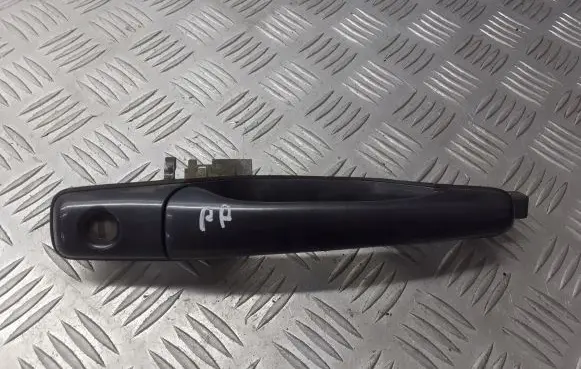 Mitsubishi Lancer Front door exterior handle/bracket 