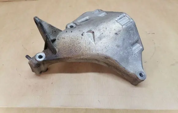 Volkswagen Polo V 6R Engine mounting bracket 03P199206V200 03P199206