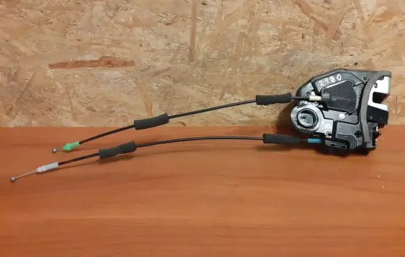 Lexus CT 200H Rear door lock A046593 2180