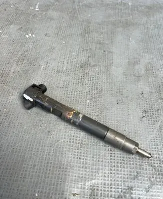 Mercedes-Benz E W212 Fuel injector A6510704987