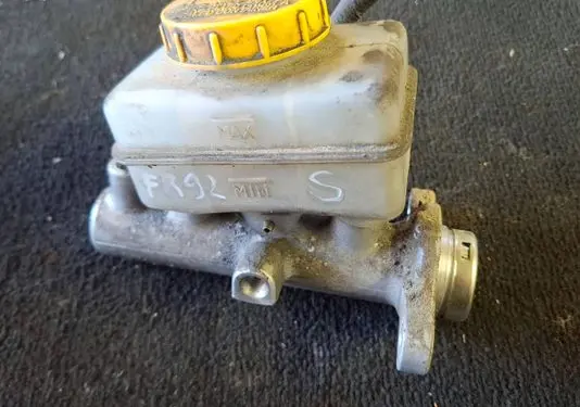 Subaru Forester SF Master brake cylinder NAGC0