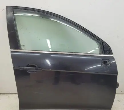 Chevrolet Captiva Front door