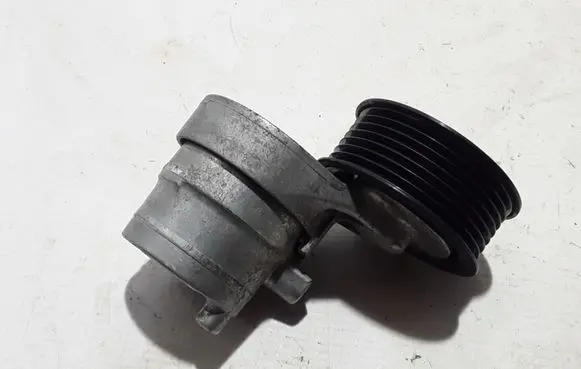 Renault Twingo III Alternator belt tensioner 117507306R