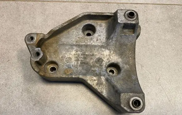 BMW X5 E70 A/C compressor mount bracket 64557799863