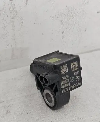 BMW X5 F15 Airbag deployment crash/impact sensor 9196043 00560 180828