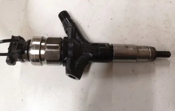 Subaru Forester SH Fuel injector 16613AA020 AA020