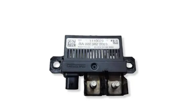 Mercedes-Benz E W212 Charging relay A0009822023