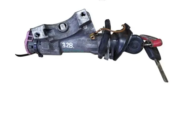 Volkswagen PASSAT B4 Ignition lock 4B0905851C