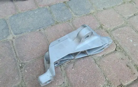 Opel Insignia B Gearbox mounting bracket 22985095