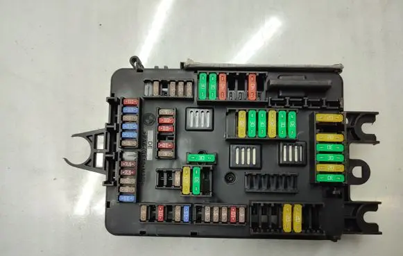 BMW X5 F15 Fuse module 6819651