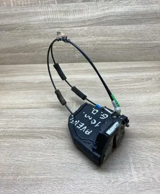 Toyota Avensis T270 Rear door lock AVENSISDOORLOCK
