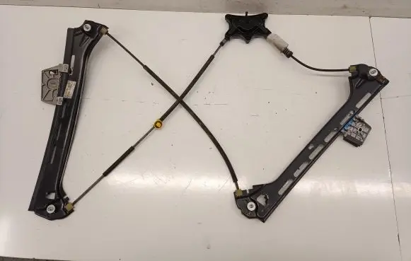 Mercedes-Benz E A207 Front door electric window regulator A2077200646