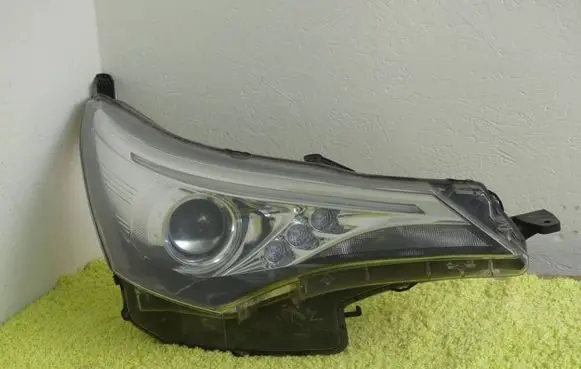 Toyota Avensis T270 Headlight/headlamp 1407000407