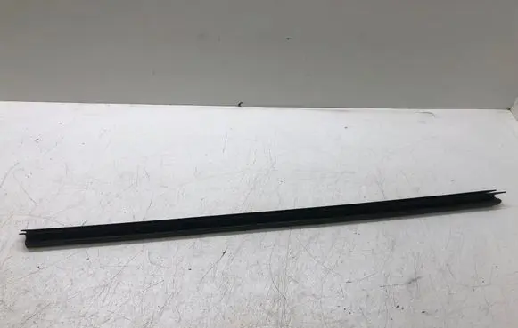 Citroen C4 Grand Picasso Front door windshield rail 