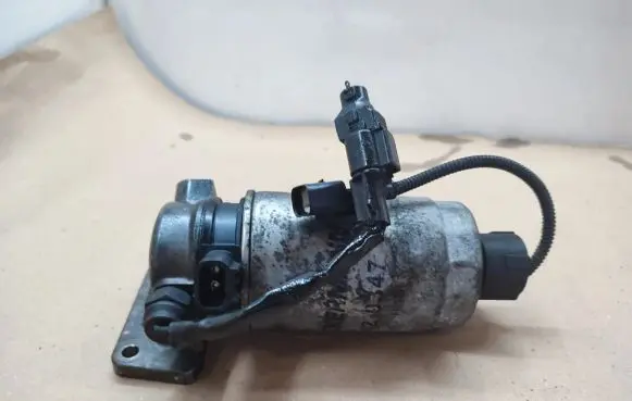 Hyundai Sonata Fuel filter housing 