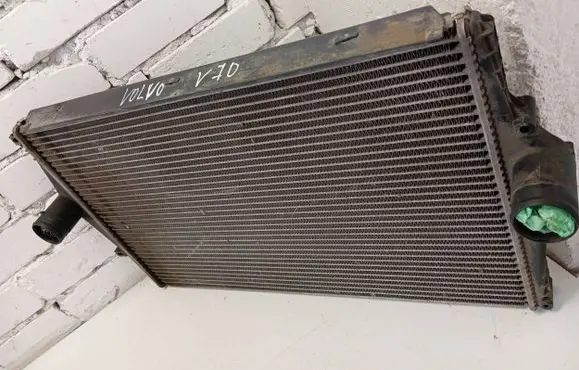 Volvo V70 Coolant radiator