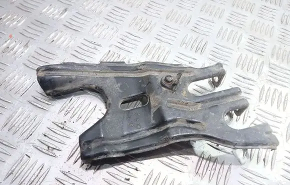 Mercedes-Benz C W203 Other engine bay part
