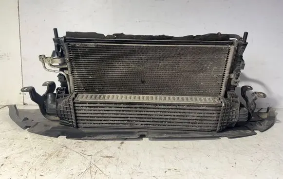 Ford Focus Radiator set 3M5H8005TL 3M5H9L440AE