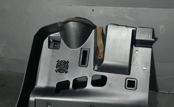 BMW 3 E92 E93 Dashboard lower bottom trim panel 10822910