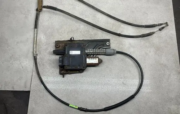 Opel Insignia A Hand brake/parking brake motor 22880717 22944244 1378407