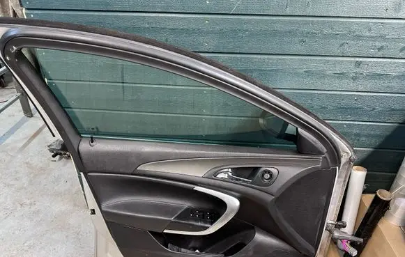 Opel Insignia A Front door