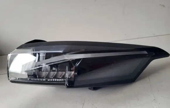 Peugeot 308 Third/center stoplight 9835299380