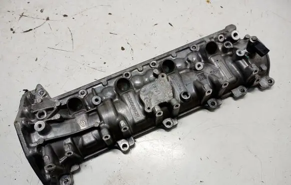 Renault Captur Rocker cam cover 132656862R