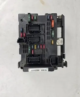 Peugeot 307 Fuse module 9650663980