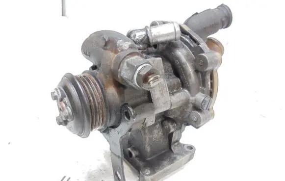 Ford Mondeo Mk III Power steering pump XS713A674BE